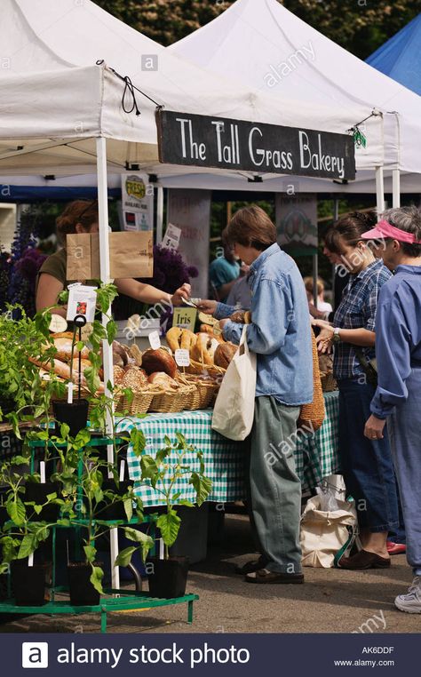 University District outdoor farmers market bakery stall with fresh breads Seattle Washington Stock Photo Farmers Market Stalls, Outdoor Farmers Market, Selling At Farmers Market, Farmers Market Bakery, Farmer Market, Farmers Market Signage, Farmers Market Vendor, Market Signage, Farmers Market Stand