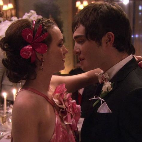 Delanie Ominayak (@lanieominayak) • Instagram photos and videos Blair And Chuck, Stile Blair Waldorf, Gossip Girl Blair, Chuck Blair, Chuck And Blair, 500 Days Of Summer, Chuck Bass, Leighton Meester, Long Lasting Lipstick