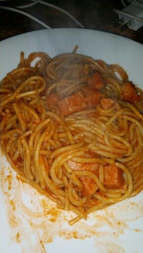 #Spaghetti wt Spam Jam con #Jamonilla Spam Spaghetti, Puerto Rican Spaghetti, Filipino Spaghetti Recipe Jollibee, Dominican Spaghetti, Ramen With Spam, Spam Jam, Spam Recipes, Shrimp And Broccoli, Puerto Rican Recipes