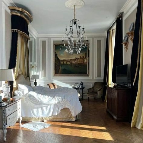 Elizabeth Minchilli, Old Money Luxury, Money Luxury, St Regis, Design Exterior, Dream Apartment, Dream House Interior, The Bedroom, Aesthetic Bedroom