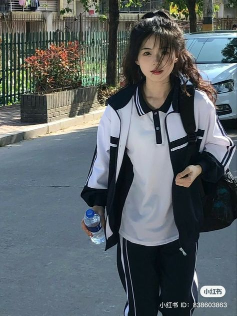 School Sports Outfits, Korean Uniform School, Chinese High School, China School, School Uniform Girl, High School Uniform, School Uniform Fashion, School Uniform Outfits, Girls Dress Outfits