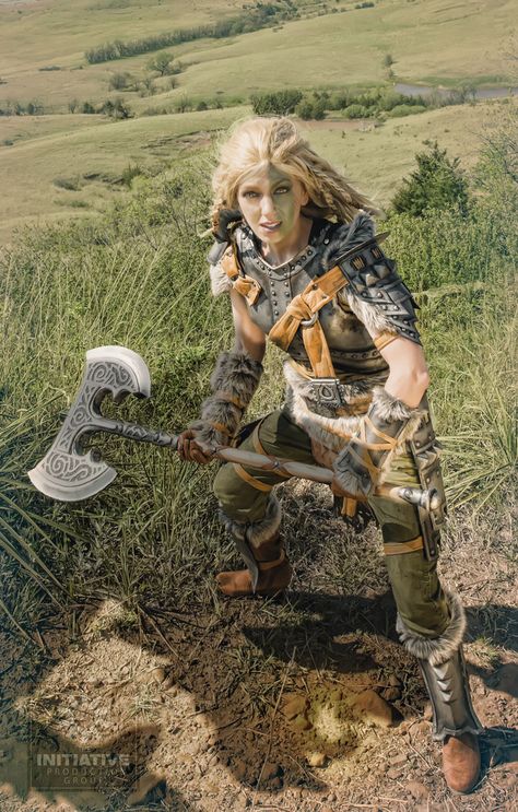 April Gloria as Mjoll the Lioness Mjoll The Lioness, Diablo Cosplay, Skyrim Cosplay, Viking Warrior Woman, Skyrim Art, Viking Character, Elder Scrolls Skyrim, Larp Armor, Viking Warrior