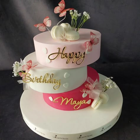 ❤️ 💙 💜 💖 💗 💘 ❤️ #specialbirthday #happybirthday ##lesmacaronsdenicolas #picoftheday #pink Pink Cute Cake Birthday, 1 Kg Cake Designs For Birthday, 15 Birthday Cake Ideas, Aesthetic Cake Ideas, Stacking Cakes, Fancy Birthday Cakes, Stack Cake, Baking Cakes Ideas, Cross Cake