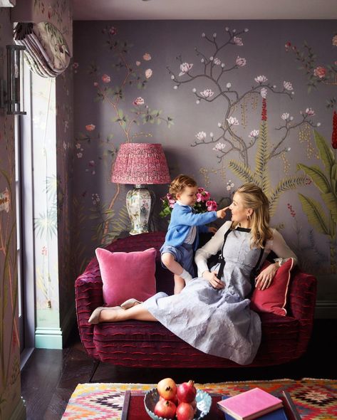 How de Gournay Created the Finest Hand-Painted Wallpaper in the World Erdem Dress, Chinoiserie Room, De Gournay Wallpaper, Painted Wallpaper, Hand Painted Wallpaper, White Carpet, Chinoiserie Wallpaper, Interior Deco, Painting Wallpaper