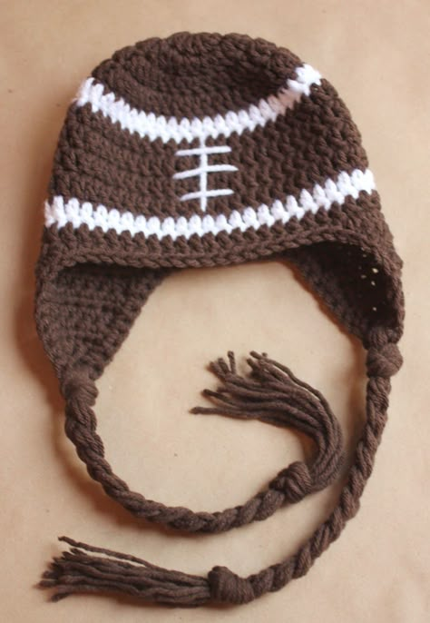 Free Crochet Football Earflap Hat Pattern Crochet Football Beanie, Crochet Football Hat, Football Crochet, Crochet Football, Bandeau Au Crochet, Repeat Crafter Me, Training Football, Earflap Hat, Baby Hat Patterns