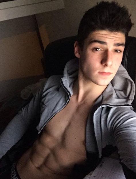 Raf Miller, Rafael Miller, 10k Followers, Tumblr Boys, Perfect Boy, Male Body, Late Night, Male Models, Male Model