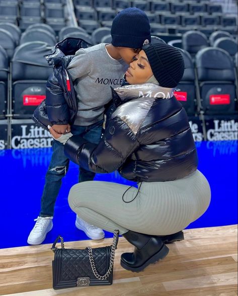 Mommy Goals Black, Mommy Son Pictures, Son Photo Ideas, Mommy And Baby Pictures, Teenage Son, Nba Baby, Kids Inspo, Cute Mixed Babies, Mom And Son