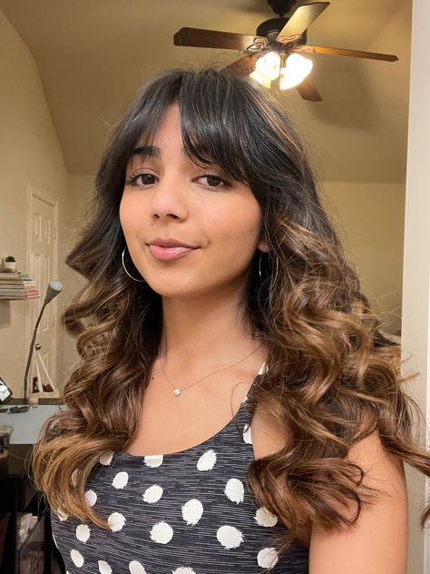 Hair Color Ideas For Brown Skin Indian Long Hair, Brown Balayage With Bangs, Brown Highlights Indian Hair, Hair Colour For Indian Skin Brown Ombre, Indian Girl Hair Color, Indian Girl Hair Highlights, Milkshake Hair Products, Girl Hair Colors, Brown Balayage