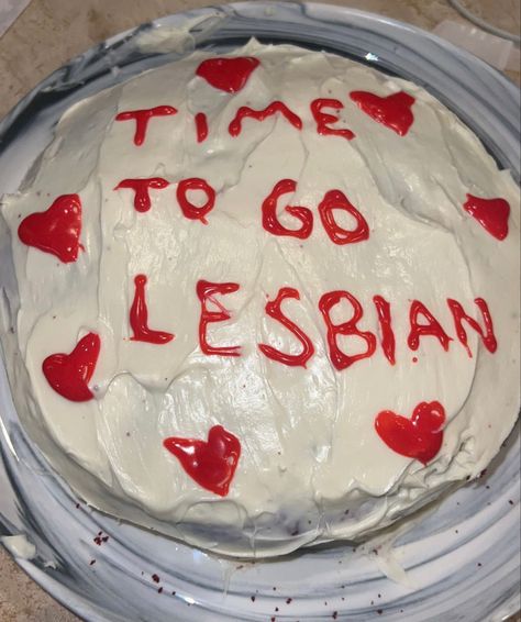 No Contact Cake, Break Up Cake Funny, Lesbian Cake, Silly Cake Ideas, Breakup Cake, Break Up Cake, Ugly Cakes, Cake Quotes, Funny Birthday Cakes