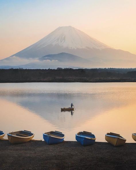 Japan Volcano, Japanese Alps, Waking Up At 3am, Symphony Of The Seas, Beautiful Temple, Imperial City, Temple Gardens, Radiate Positive Energy, Instagram Story Viewers