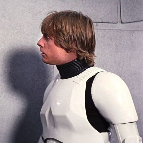 Mark Hamill Side Profile, Luke Skywalker Haircut, Luke Skywalker Hair, Mark Hamill Young, Mark Hamill Luke Skywalker, Star Wars Luke Skywalker, Star Wars Luke, Mark Hamill, Original Trilogy