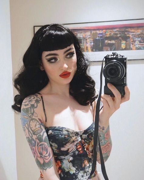 Pin Up Bangs, Bettie Bangs, Betty Bangs, Goth Pinup, Goth Hair, Rockabilly Hair, Pin Up Hair, Pin Curls, Psychobilly