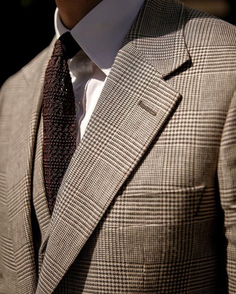 Brown Tweed Suit With Herringbone Pattern, Classic Single-breasted Tweed Suit, Single-breasted Fitted Tweed Suit, Classic Plaid Single-breasted Suits, Brown Single-breasted Tweed Suit, Prince Of Wales Suit, Gq Fashion, Prince Of Wales Check, Josh Brolin