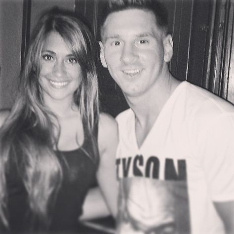 leo messi & antonella roccuzzo Messi Antonella Roccuzzo, Messi Antonella, Antonella Messi, 2014 Instagram, Lionel Messi Family, Antonella Roccuzzo, Leo Messi, Brad Pitt, Lionel Messi