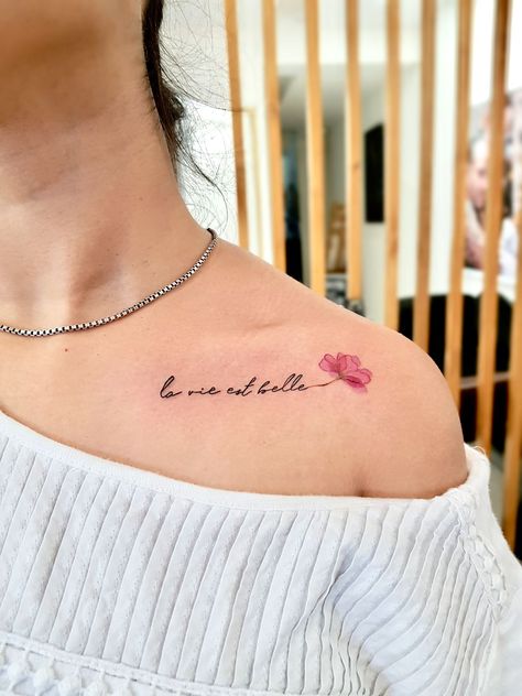 Collarbone Tattoos For Girls, Girls Chest Tattoos, Collar Bone Tattoos For Women, Collar Bone Tattoo Quotes, Small Chest Tattoos, Small Girly Tattoos, Small Shoulder Tattoos, Rose Tattoos For Women, Bird Tattoos