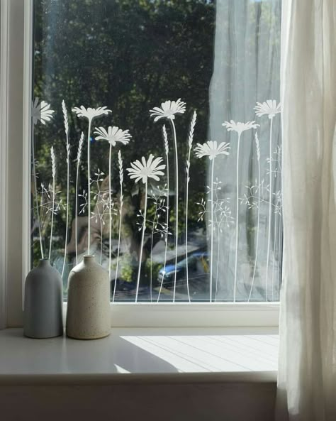 Window Film Designs, Painted Window Art, Window Markers, Decor Boho Chic, Decoration Vitrine, Frosted Window Film, Window Drawing, Nature Designs, Window Display Design