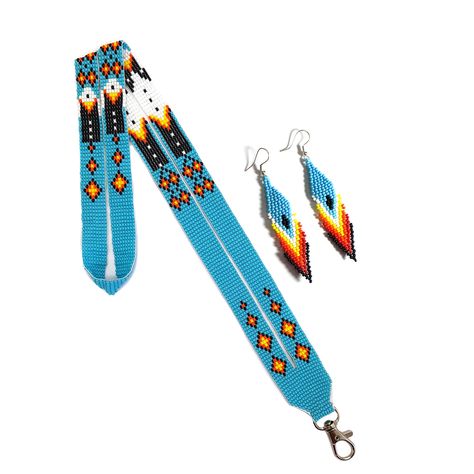 PRICES MAY VARY. Beaded with polymer fibers for durability Material: Cz Glass Seed Beads 11/0 Hechos a mano con cuentas de estilo nativo americano con tarjetas de identificación Wear your id card with this tradiotionaly beaded premium strap beaded lanyard with matching Beaded Earrings,Native American style Lanyard, beaded badge holder,ID card holder,Loom Beaded Lanyard Beaded Earrings Native American, Loom Designs, Weaving Loom Diy, Wire Crochet Jewelry, Earrings Native American, Beautiful Beaded Jewelry, Bead Loom Designs, Beaded Earrings Native, Beaded Lanyard