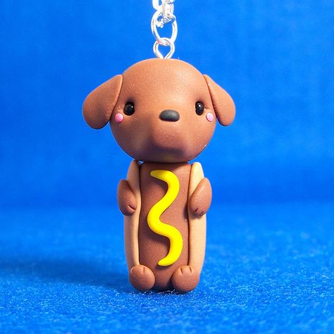 Mini perrito salchicha (polymer clay). Fimo Kawaii, Polymer Clay Kunst, Crea Fimo, Polymer Clay Kawaii, Polymer Clay Figures, Sculpey Clay, Dog Keychain, Polymer Clay Diy, Polymer Clay Animals