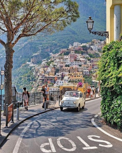 Trip To Europe Aesthetic, South Italy Aesthetic, Almafi Coast Italy, Europe Wallpaper, Italy Vibes, Italy Street, Istoria Artei, Dream Vacations Destinations, Italy Trip