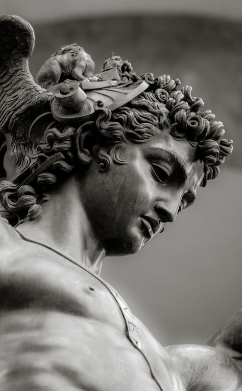 σαλώμη — Perseus Achille Tattoo, Perseus Tattoo, Statue Reference, Sculpture Tattoo, Roman Statues, Head Of Medusa, Greek Mythology Statue, Greek God Tattoo, Revival Tattoo