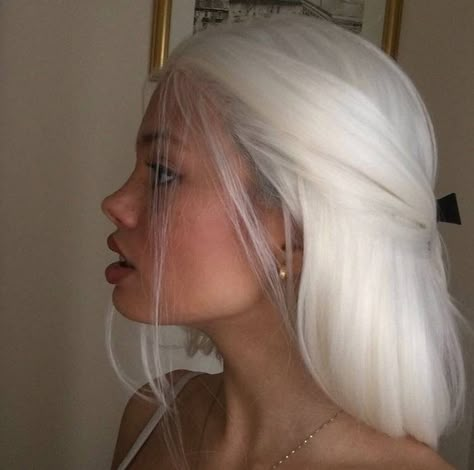 Boho Long Hair, Princess Yue, Long White Hair, White Blonde Hair, Lauren Roberts, Platinum Hair, Pretty Hair Color, White Blonde, Bleach Blonde