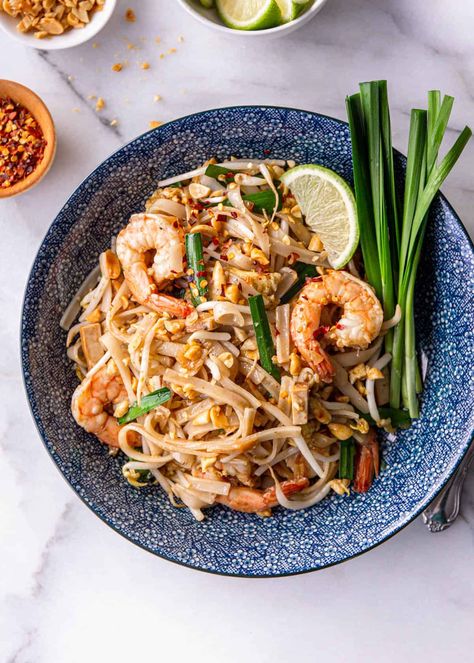 Want to easily make authentic Pad Thai at home? The key thing you need is a jar of this homemade Pad Thai Sauce in your fridge and you can have fresh, amazing, Authentic Pad Thai any night for dinner at a fraction of the cost of takeout. #thairecipe #padthai #padthaisauce #homemade Pas Thai Recipe, Best Chicken Pad Thai Recipe, Pad Thai Recipes, Pad Thai Recipe Authentic, Chicken Pad Thai Recipe, Homemade Pad Thai, Street Food Recipe, Thai Street Food Recipes, Pad Thai Sauce