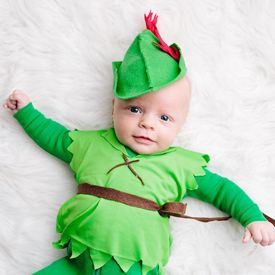 peter pan (baby) - Only from Primary - Solid color kids clothes - No logos, slogans, or sequins - All under $25 Baby Peter Pan Costume, Diy Peter Pan Costume, Disfraz Peter Pan, Peter Pan Halloween Costumes, Diy Costumes Kids Boys, Sew Halloween Costume, Dream Costume, Peter Pan Costume, Twin Halloween