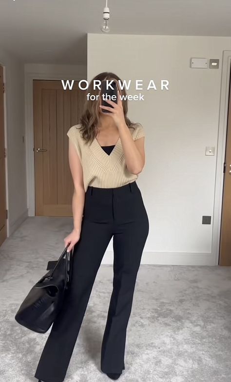 Casual Workwear Outfits Women, Modern Business Casual Women Skirts, Office Trendy Outfit, Professional Student Outfit, Business Casual Outfits For Women Medical Office, Black Jeans Business Casual Work Outfits, Award Ceremony Outfit Casual, Sales Outfits For Women Business, Business Casual Wide Leg Pants Outfit