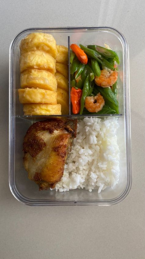 Lunch Box Aesthetic, Lunch Japanese, Famous Cartoon Characters, Makanan Rendah Kalori, Simple Lunch, Healthy Lunch Snacks, Healthy Food Menu, Healthy Lunch Meal Prep, Resep Diet