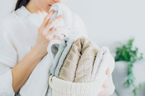 Are your clean towels smelly even after you wash them? Find out the cause of towel odor, prevention tips, and solutions to keep them smelling fresh. Freshen Towels, Musty Towels, Smelly Towels, Homemade Cleaners Recipes, Towels Smell, Washing Towels, Diffuser Sticks, Mildew Smell, Clean Towels