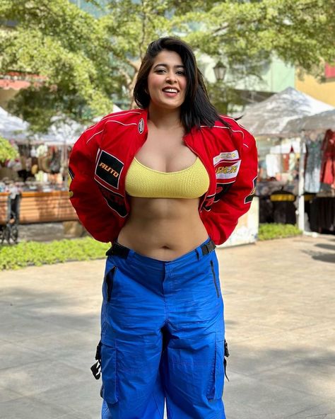 Nikita Sharma, Indian Navel, Motivational Speaking, Girl Gang Aesthetic, Indian Models, Bollywood Girls, Microbiology, Indian Actress Hot Pics, Beautiful Smile Women