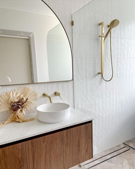 TileCloud on Instagram: "Our Newport Matt Subway White Tile used in this beautiful bathroom by @thebackhousebuild. Love how the lighting shows off the texture of the subways 😍😍" Zephyr And Stone, Large Tile Bathroom, Textured Subway Tile, White Subway Tile Shower, Textured Subway, White Subway Tile Bathroom, Large Tiles, Subway Tile Showers, Subway Tiles Bathroom