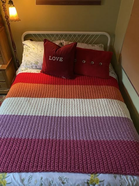 Pride Flag Crochet Blanket, Lesbian Flag Crochet Blanket, Lesbian Flag Decor, Diy Lesbian Flag, Pride Flag Aesthetic Room, Room With Lesbian Flag, Lesbian Diy Decor, Lesbian Crochet Blanket, Crochet Pride Flag Blanket