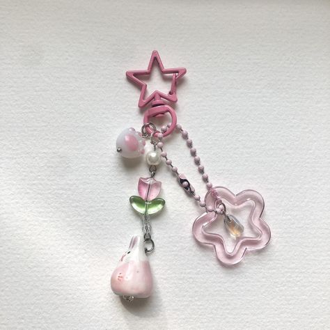 💖 keychain • handmade pink star keychain • look... - Depop Pink Keychain Beads, Star Keychain, Diy Star, Pink Keychain, Bead Keychain, Bead Earring, Beaded Keychain, Keychain Handmade, Pink Y2k