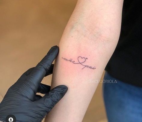 Hand Written Tattoos, Back Tattoo Women Upper, Wrist Tattoos Words, Brother And Sister Tattoo Ideas, Memorial Tattoo Ideas, Sister Tattoo Ideas, Cool Wrist Tattoos, Hand Tattoos For Girls