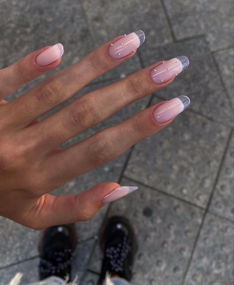 French Glass Nails Slim, Migdală Slim, Glass French Nails, Slim Nails Design, French Glass Nails, Nude Nail Art Ideas, Slim Nails, Nude Nail Art, Nails Nude