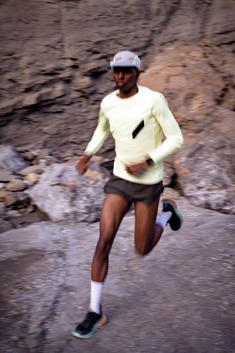 Satisfy Running Lookbook, Vintage Running Aesthetic, Running Fashion Editorial, Running Editorial, Workout Editorial, Soar Running, Satisfy Running, Running Summer, Urban Running