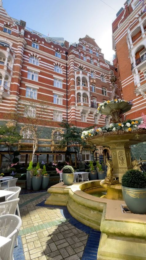 Aytan Abbasli |UK Travel | Did you know that there is a hidden courtyard with a fountain in London? I had weekend brunch in one of the restaurants in the… | Instagram The Courtyard, Visit London, Weekend Brunch, St James, Uk Travel, May 22, Knowing You, In London, Did You Know