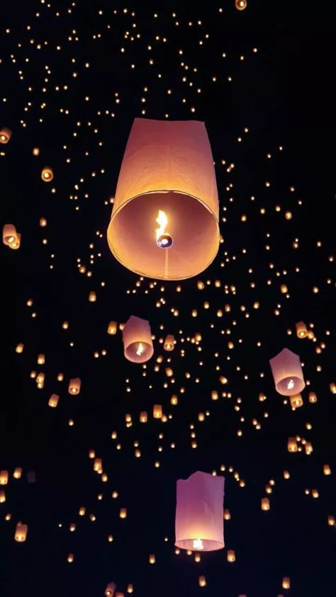 Lanterns In The Sky Floating Lights, Tangled Wallpaper Hd, Floating Lanterns Wedding, Lantern Festival Aesthetic, Disneyland Images, Lantern Aesthetic, Tangled Aesthetic, Lantern Wallpaper, Light Fest