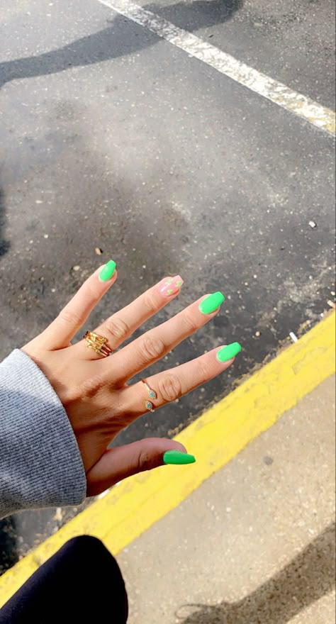 Neon Western Nails, Green Western Nails, Bride Nail Ideas, Bolt Nails, Lightning Bolt Nails, Neon Lightning Bolt, Lightning Nails, Bride Nail, Rodeo Nails