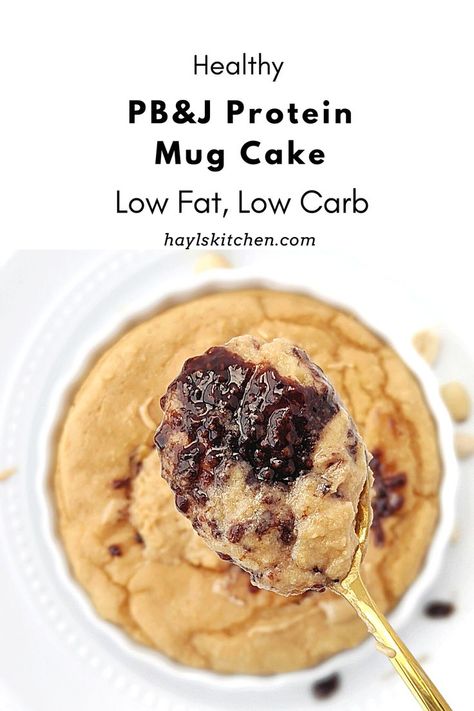 A quick and easy PB&J Protein Mug Cake for the perfect single serve dessert! This peanut butter and jelly protein mug cake is low fat, low carb, low sugar, high protein and gluten free too. Mug Cake Protein Powder, Easy Dessert For One, Dessert For One, Protein Mug Cake, Low Carb Mug Cakes, Dessert In A Mug, Protein Mug Cakes, Low Fat Low Carb, Protein Baking