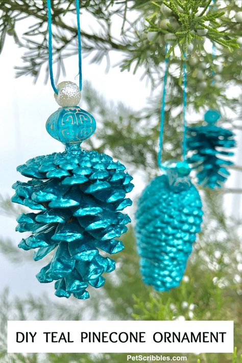 Ideas Decoracion Navidad, Teal Christmas, Peacock Christmas, Painted Pinecones, Pinecone Ornaments, Pine Cone Decorations, Cones Crafts, Pine Cone Crafts, Rustic Holiday