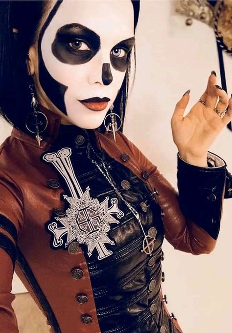 Ghost Band Makeup, Ghost Concert, Band Makeup, Papa Iii, Ghost Outfit, Papa Emeritus, Ghost Papa, Ghost Band, Rhea Ripley