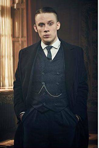 Joe Cole as John Shelby from Peaky Blinders #JoeCole Joe Cole Actor, John Shelby Peaky Blinders, Peaky Blinders 4, John Shelby, Finn Cole, Peaky Blinders Characters, Peaky Blinders Wallpaper, Joe Cole, Cillian Murphy Peaky Blinders