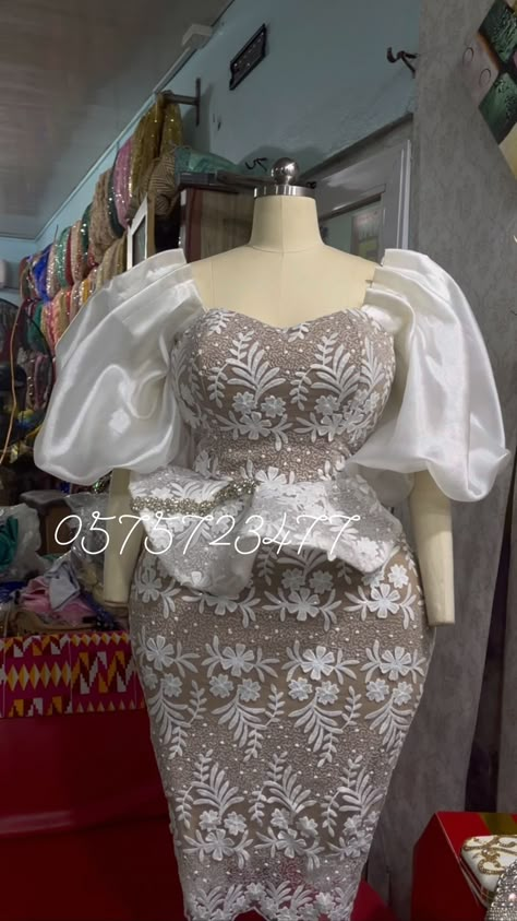 Ghana Outfits, White Lace Outfit, Lace Dress Classy, Classy Short Dresses, African Lace Styles, African Fabric Dress, African Print Dress Ankara, African Dresses For Kids, Lace Gown Styles