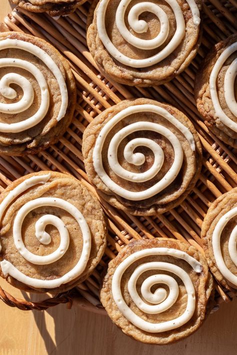 Chai Cinnamon Roll Cookies Chai Cookie, Cinnamon Roll Filling, Cookies With Brown Butter, Vanilla Cream Cheese Frosting, Christmas Sweet Treats, Snickerdoodle Cookie, Cinnamon Roll Cookies, Cookie Cakes, Cinnamon Chips