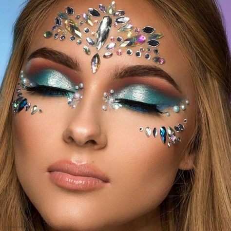 Coachella Make-up, Festival Makeup Rhinestones, Disco Makeup, Coachella Makeup, Fantasy Make-up, Make Carnaval, Festival Makeup Rave, Festival Makeup Glitter, Rhinestone Makeup