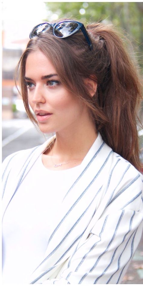 Clara Alonso Clara Alonso, High Pony, Hair Crush, Feminine Beauty, Beauty Face, Hair Day, Woman Face, Character Inspiration, Beauty Women