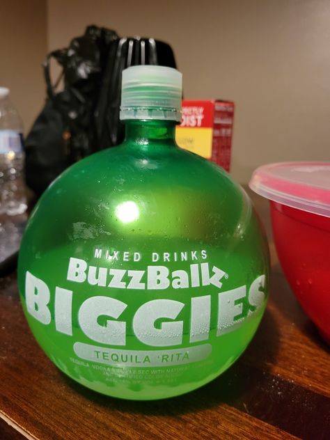 Biggies Buzz Ball Drink, Buzzballz Fake Story, Buzz Balls Drink, Buzz Ball, Finsta Ideas, Hood Life, Mint Green Wallpaper Iphone, Cocktail Party Drinks, Pretty Alcoholic Drinks