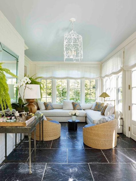 david netto connecticut sunroom Indoor Sunroom Ideas, Gray Ceiling, David Netto, Indoor Sunroom, Veranda Magazine, Sunroom Furniture, Sun Rooms, Blue Ceilings, Sunroom Decorating